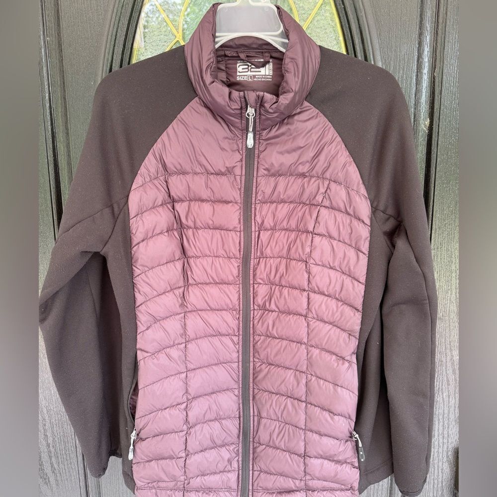 Weatherproof 32 Degrees Womens
Mixed  Down Performance Jacket Eggplant. Size L.